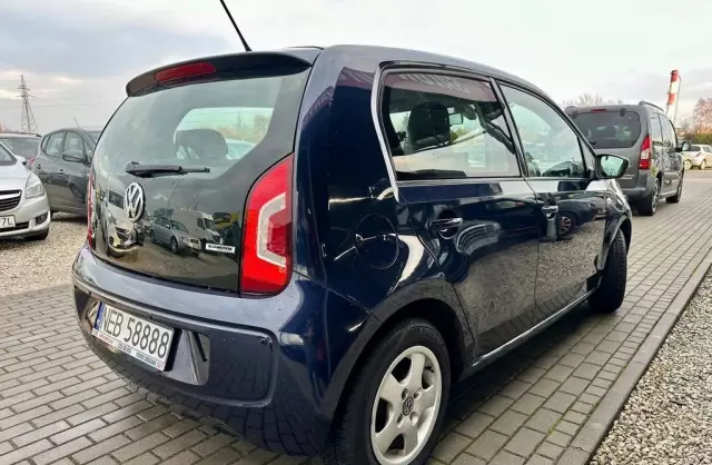 VOLKSWAGEN Up! 