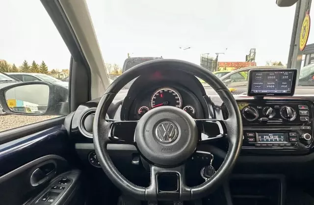 VOLKSWAGEN Up! 