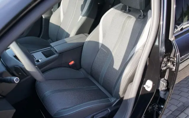 PEUGEOT 308 1.2 PureTech Allure S&S EAT8