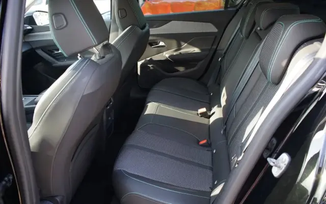 PEUGEOT 308 1.2 PureTech Allure S&S EAT8