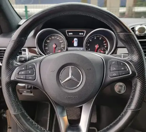 MERCEDES-BENZ GLE 