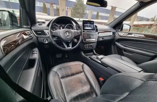 MERCEDES-BENZ GLE 