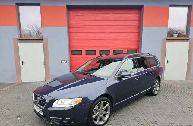 VOLVO V70 
