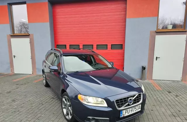 VOLVO V70 