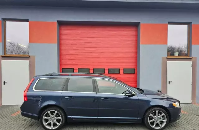 VOLVO V70 