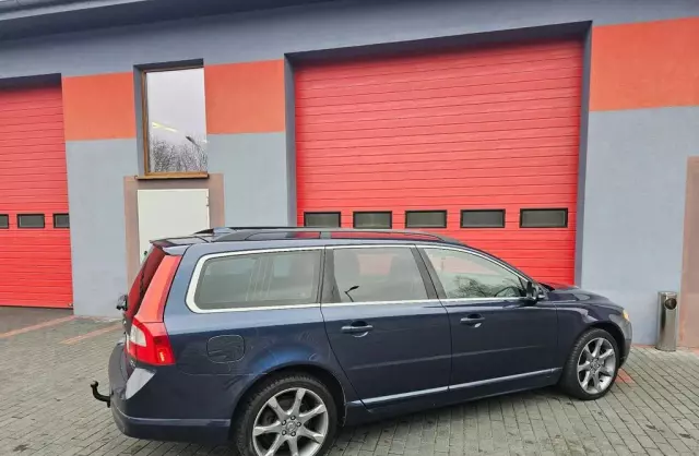 VOLVO V70 
