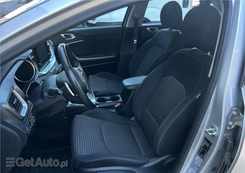 KIA Ceed 1.5 T-GDI M DCT