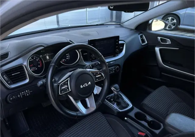 KIA Ceed 1.5 T-GDI M DCT