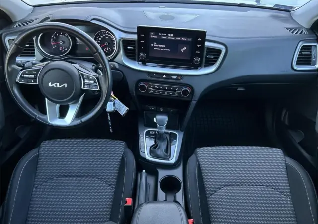 KIA Ceed 1.5 T-GDI M DCT