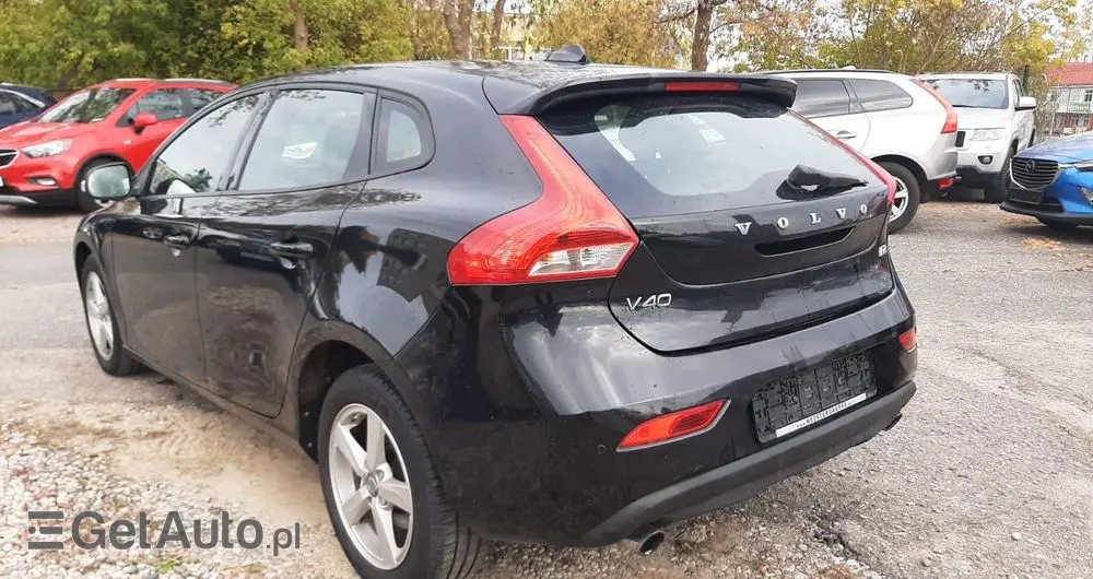 VOLVO V40 D3