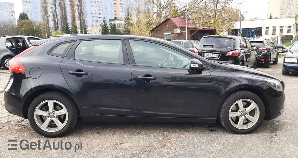 VOLVO V40 D3