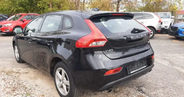 VOLVO V40 D3