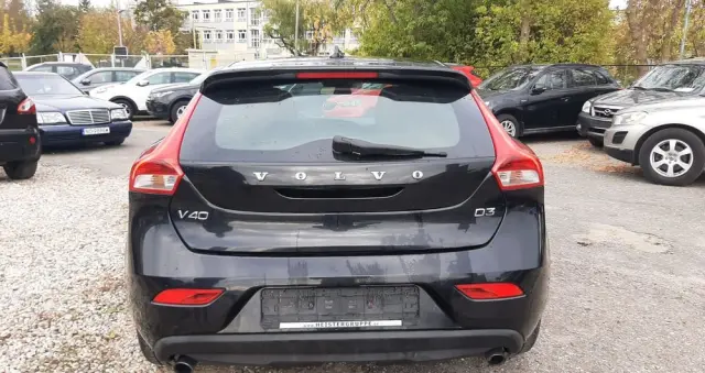 VOLVO V40 D3