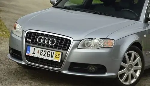 AUDI A4 