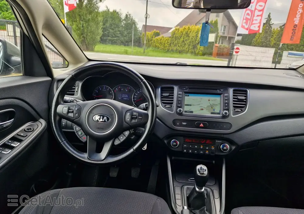 KIA Carens 