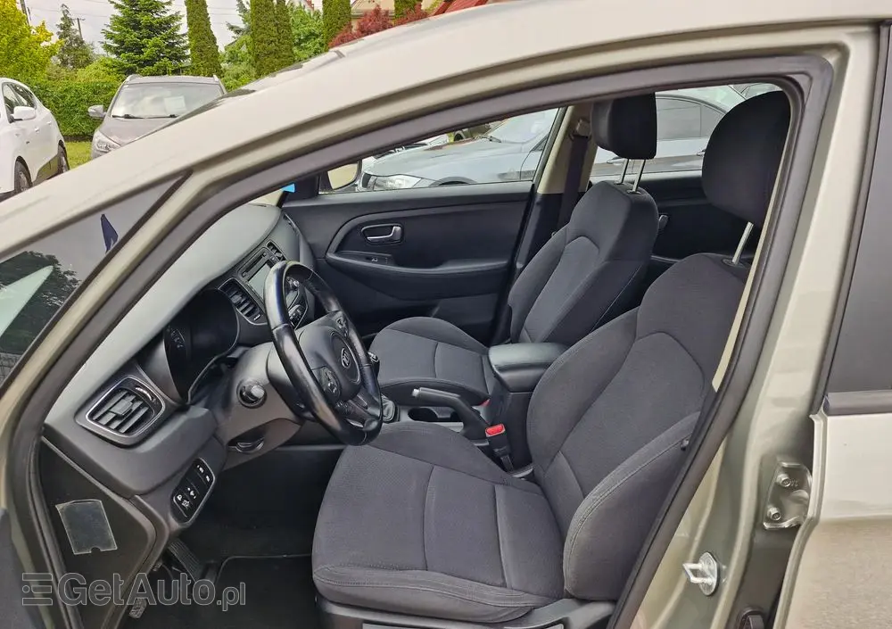 KIA Carens 