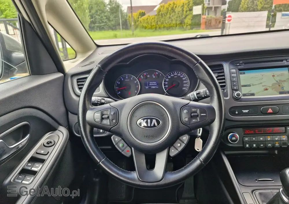 KIA Carens 