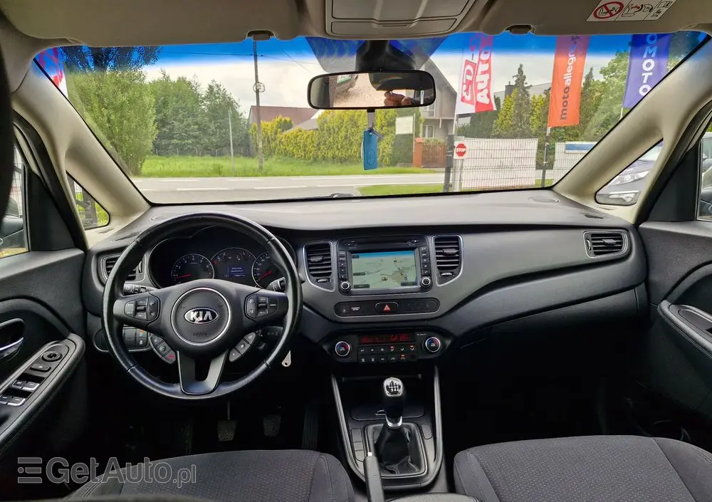 KIA Carens 