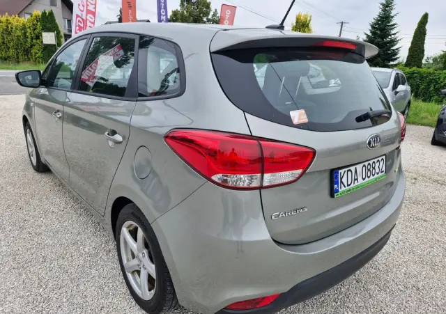 KIA Carens 