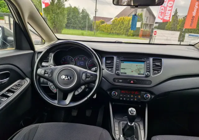 KIA Carens 