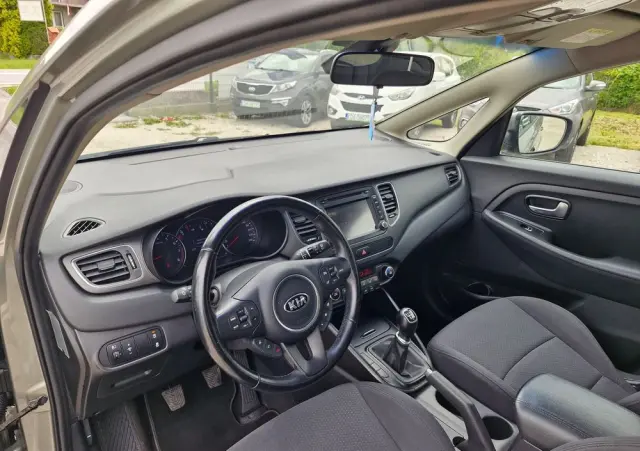 KIA Carens 