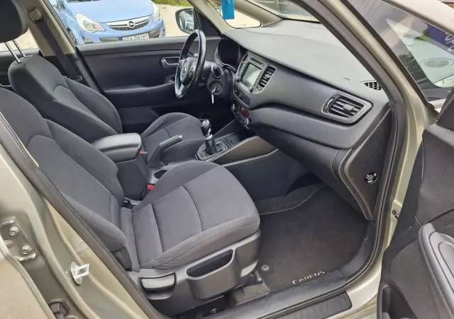 KIA Carens 