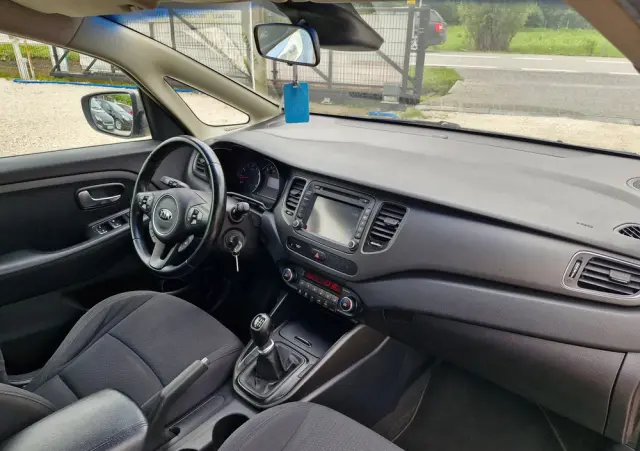 KIA Carens 