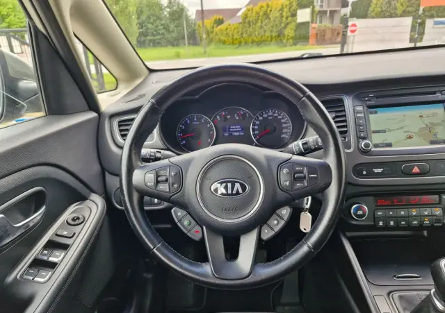 KIA Carens 