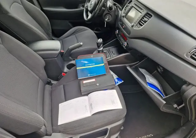 KIA Carens 