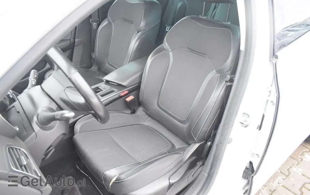 RENAULT Megane Ver-1-5-blue-dci-intens