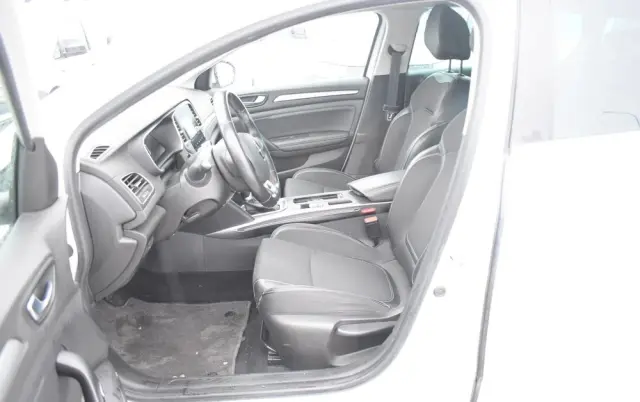 RENAULT Megane Ver-1-5-blue-dci-intens