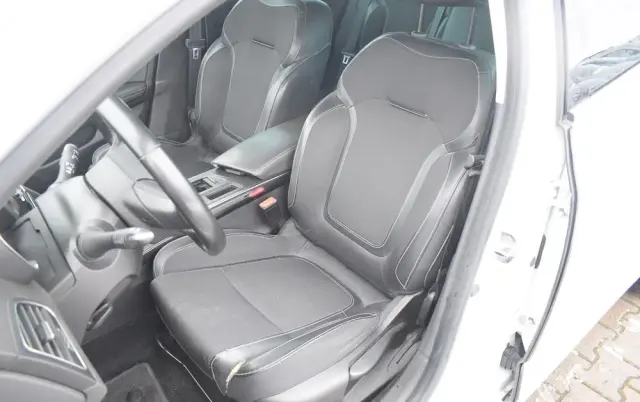 RENAULT Megane Ver-1-5-blue-dci-intens