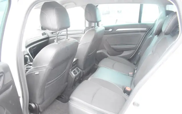 RENAULT Megane Ver-1-5-blue-dci-intens