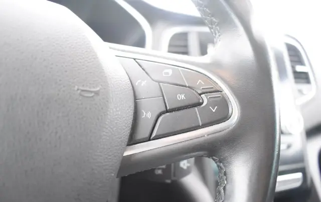 RENAULT Megane Ver-1-5-blue-dci-intens