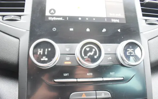 RENAULT Megane Ver-1-5-blue-dci-intens