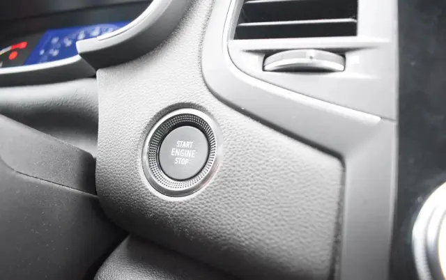 RENAULT Megane Ver-1-5-blue-dci-intens