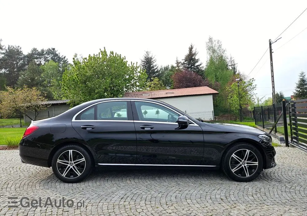 MERCEDES-BENZ Klasa C 160 Business Edition 9G-TRONIC