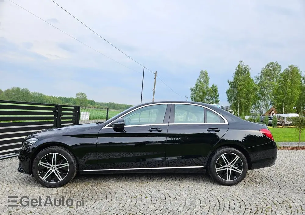 MERCEDES-BENZ Klasa C 160 Business Edition 9G-TRONIC