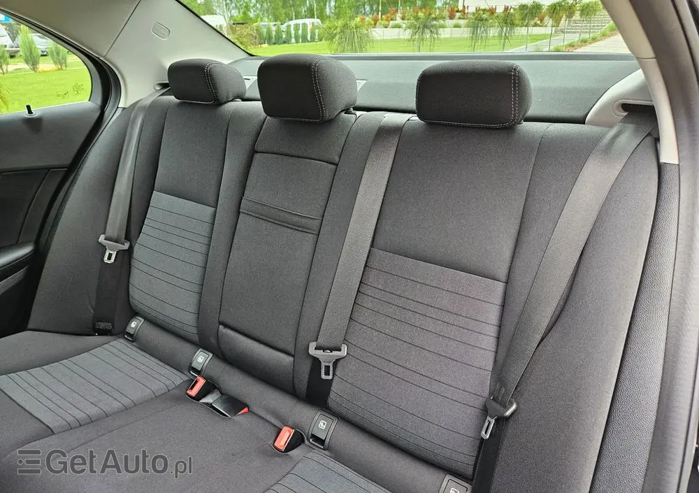 MERCEDES-BENZ Klasa C 160 Business Edition 9G-TRONIC