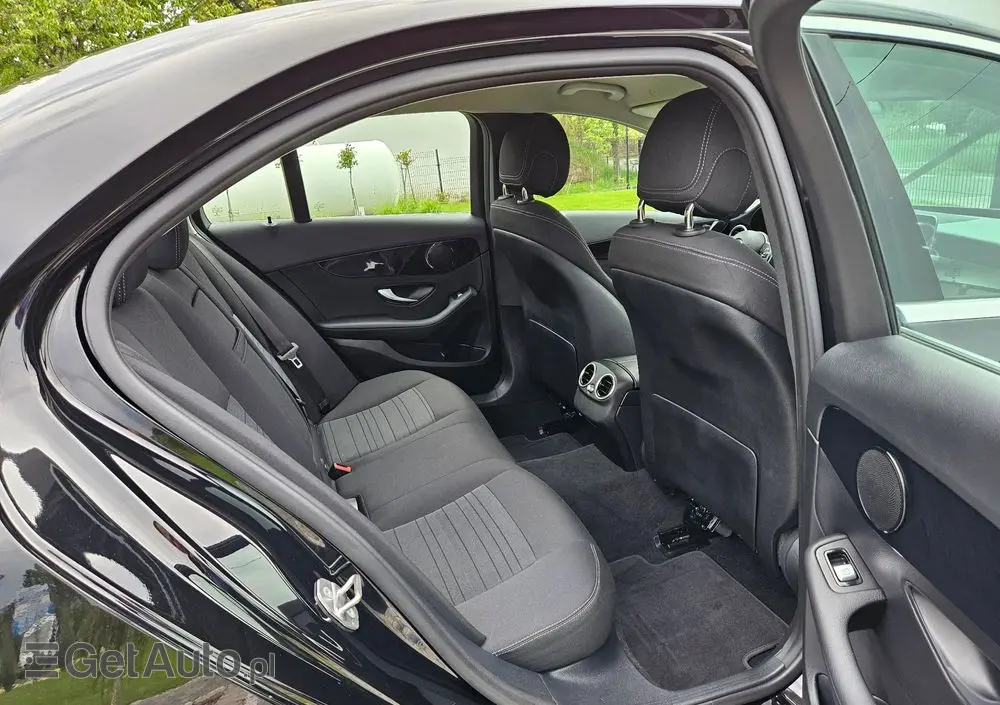MERCEDES-BENZ Klasa C 160 Business Edition 9G-TRONIC