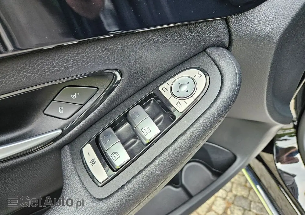 MERCEDES-BENZ Klasa C 160 Business Edition 9G-TRONIC