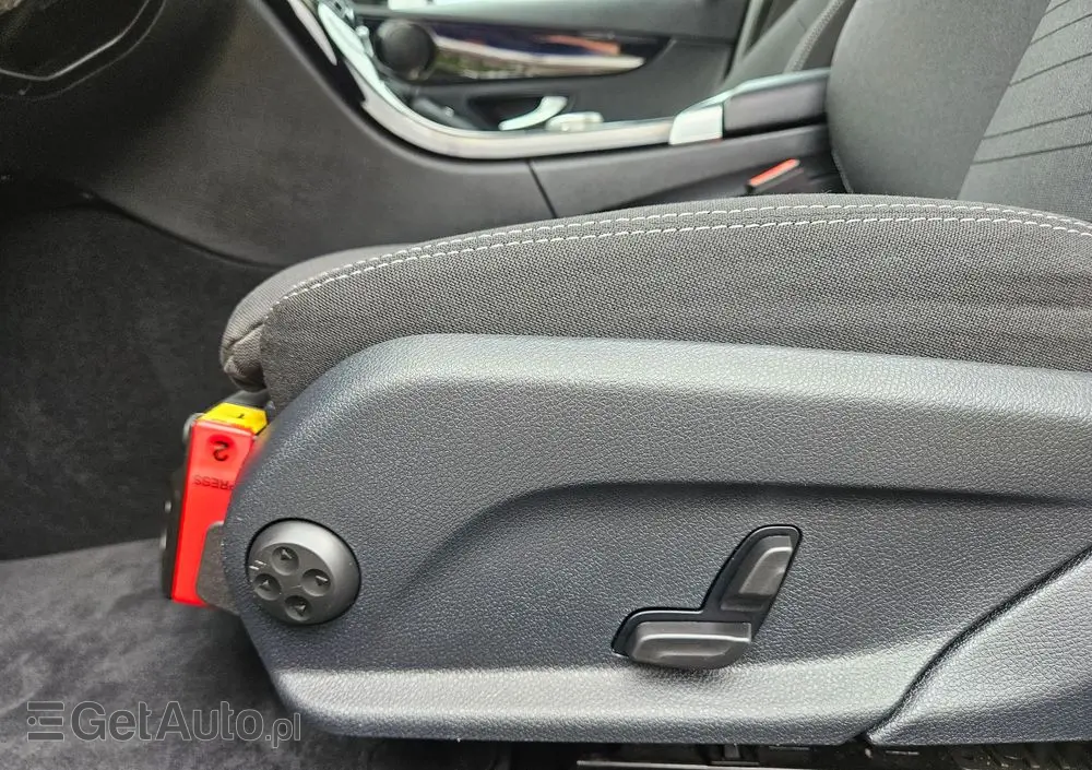 MERCEDES-BENZ Klasa C 160 Business Edition 9G-TRONIC