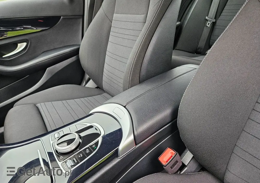 MERCEDES-BENZ Klasa C 160 Business Edition 9G-TRONIC