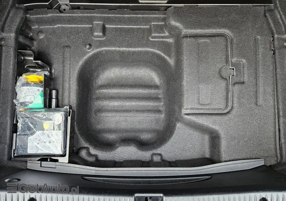 MERCEDES-BENZ Klasa C 160 Business Edition 9G-TRONIC