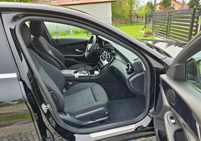 MERCEDES-BENZ Klasa C 160 Business Edition 9G-TRONIC