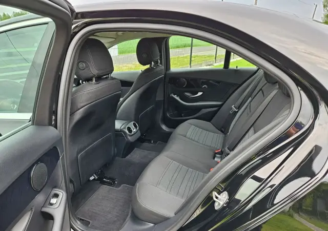MERCEDES-BENZ Klasa C 160 Business Edition 9G-TRONIC
