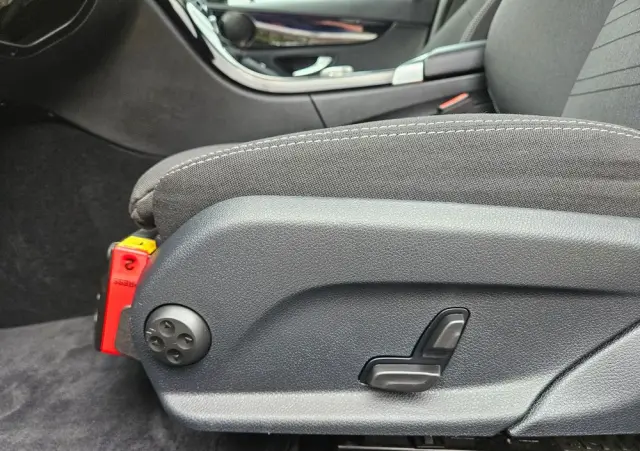 MERCEDES-BENZ Klasa C 160 Business Edition 9G-TRONIC