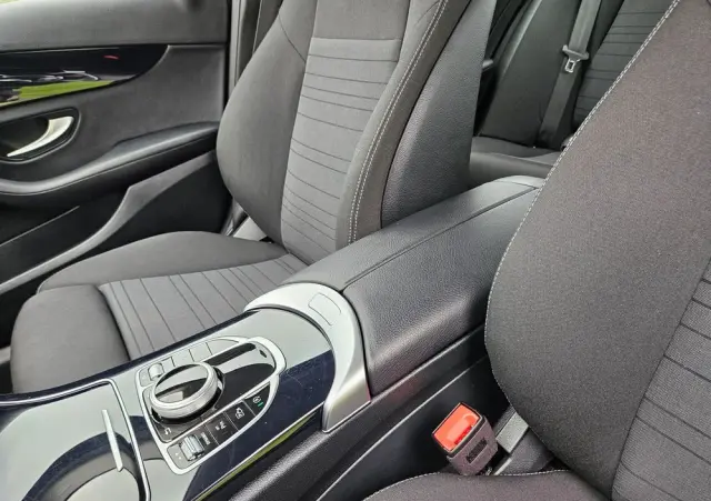 MERCEDES-BENZ Klasa C 160 Business Edition 9G-TRONIC