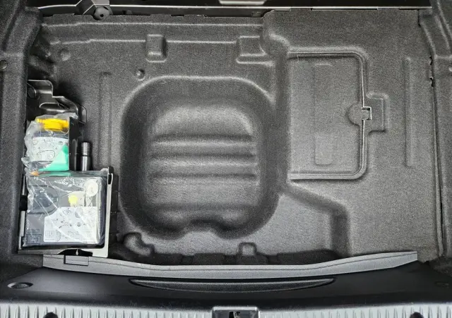 MERCEDES-BENZ Klasa C 160 Business Edition 9G-TRONIC