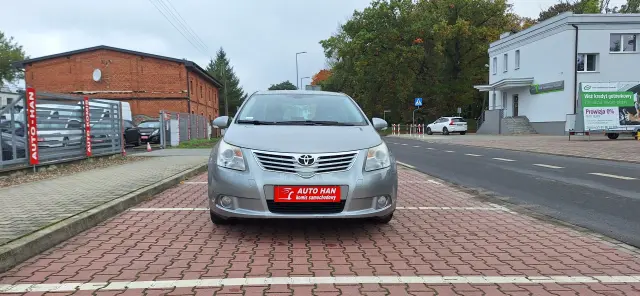 TOYOTA Avensis 
